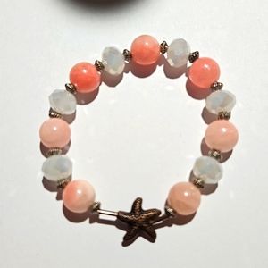Stretch glass bead bracelet with starfish